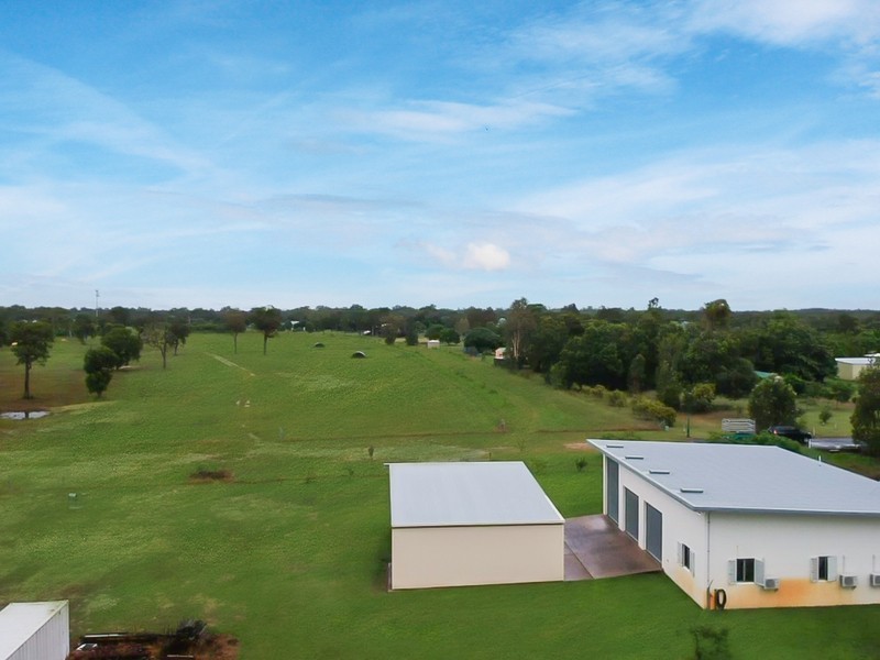 1 Hull Heads Road, Hull Heads QLD 4854