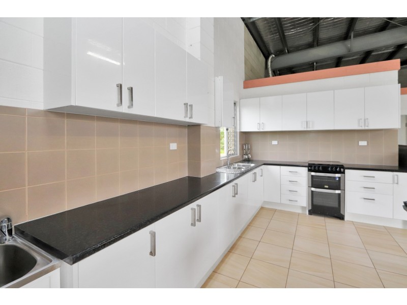 1 Hull Heads Road, Hull Heads QLD 4854