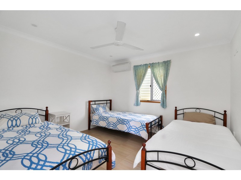 1 Hull Heads Road, Hull Heads QLD 4854