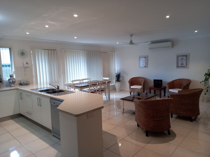 8 Green Avenue, Branyan QLD 4670