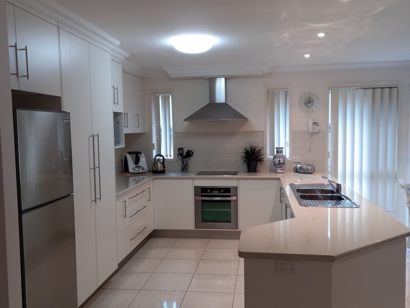 8 Green Avenue, Branyan QLD 4670