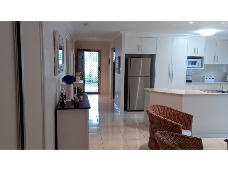 8 Green Avenue, Branyan QLD 4670