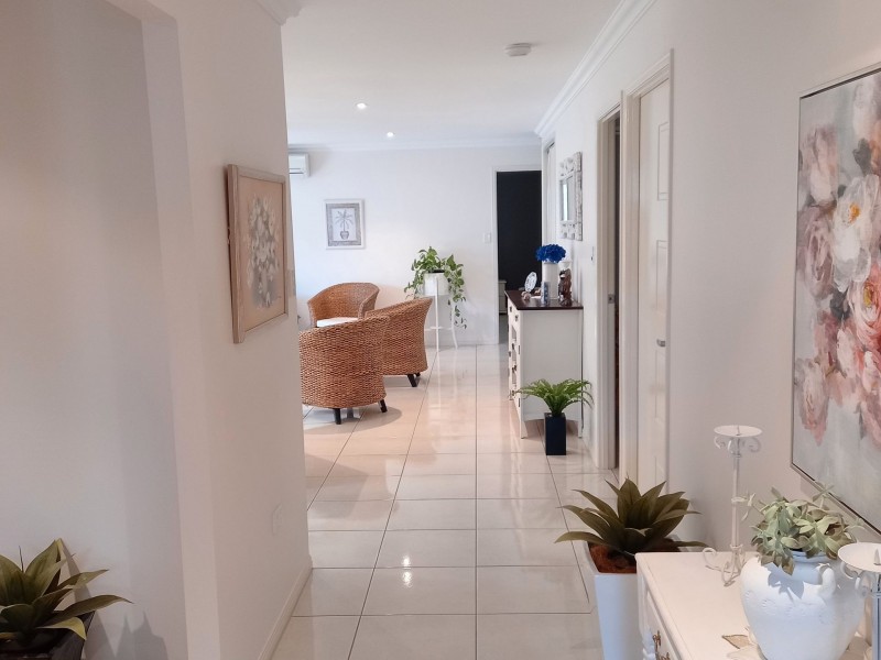 8 Green Avenue, Branyan QLD 4670