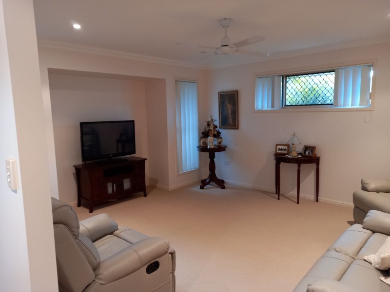 8 Green Avenue, Branyan QLD 4670