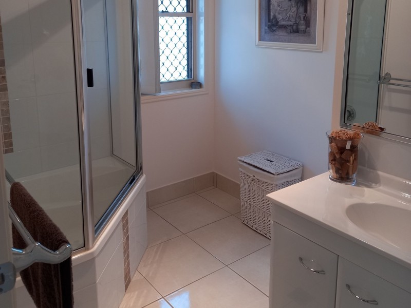 8 Green Avenue, Branyan QLD 4670