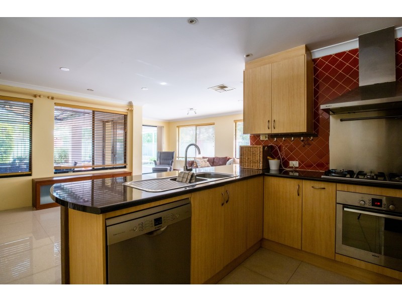 5 Woodspring Trail, Canning Vale WA 6155