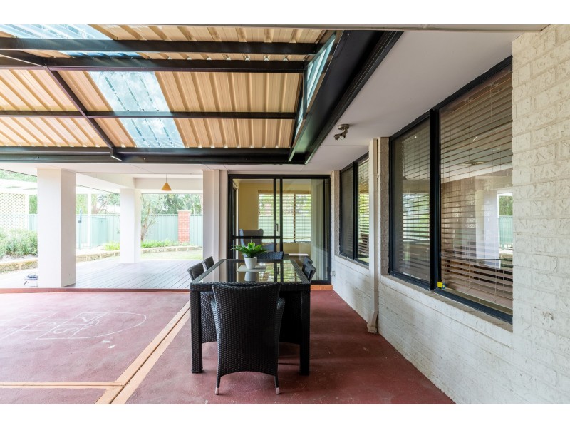 5 Woodspring Trail, Canning Vale WA 6155