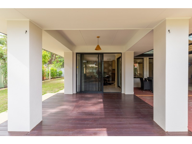 5 Woodspring Trail, Canning Vale WA 6155