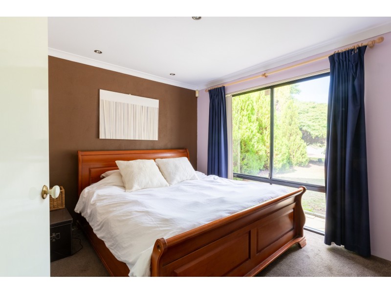 5 Woodspring Trail, Canning Vale WA 6155