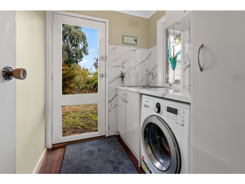 28 Worcester Road, Gisborne VIC 3437