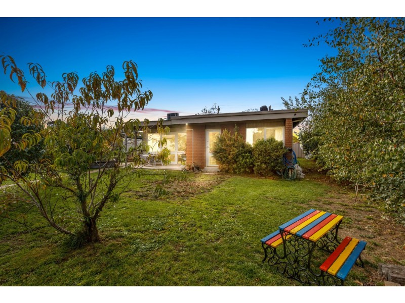 28 Worcester Road, Gisborne VIC 3437