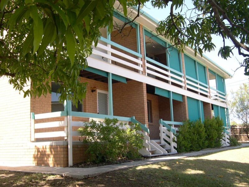 4/6 Wenitong Street, West Gladstone QLD 4680