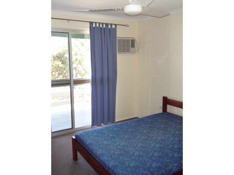 4/6 Wenitong Street, West Gladstone QLD 4680