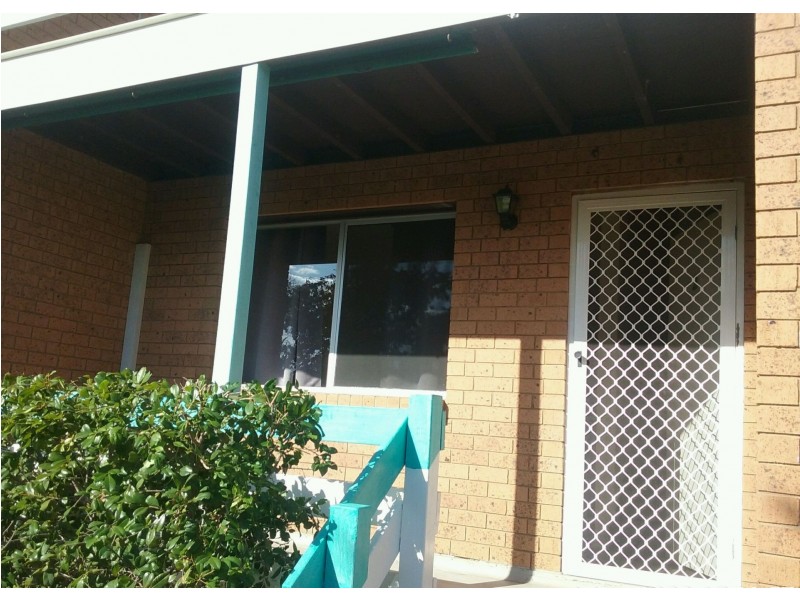 4/6 Wenitong Street, West Gladstone QLD 4680