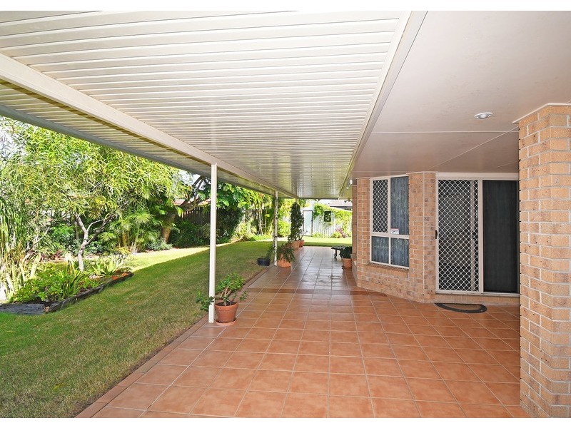 12 Wyuna Court, Urangan QLD 4655