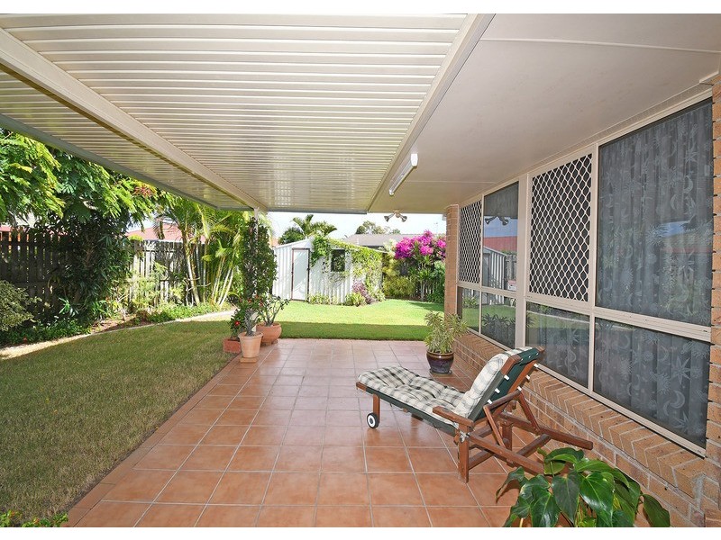 12 Wyuna Court, Urangan QLD 4655