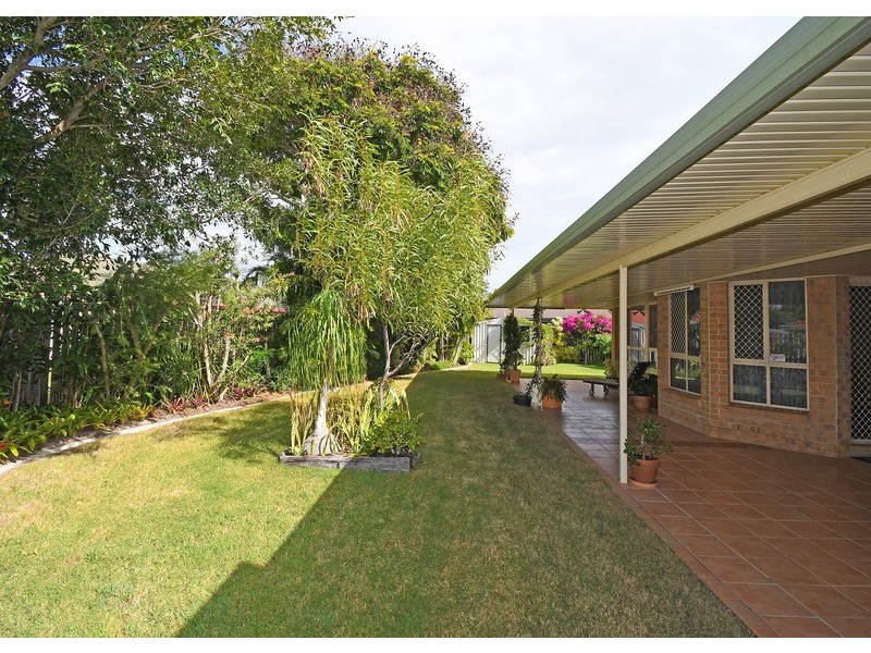 12 Wyuna Court, Urangan QLD 4655