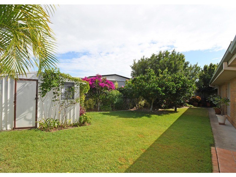 12 Wyuna Court, Urangan QLD 4655