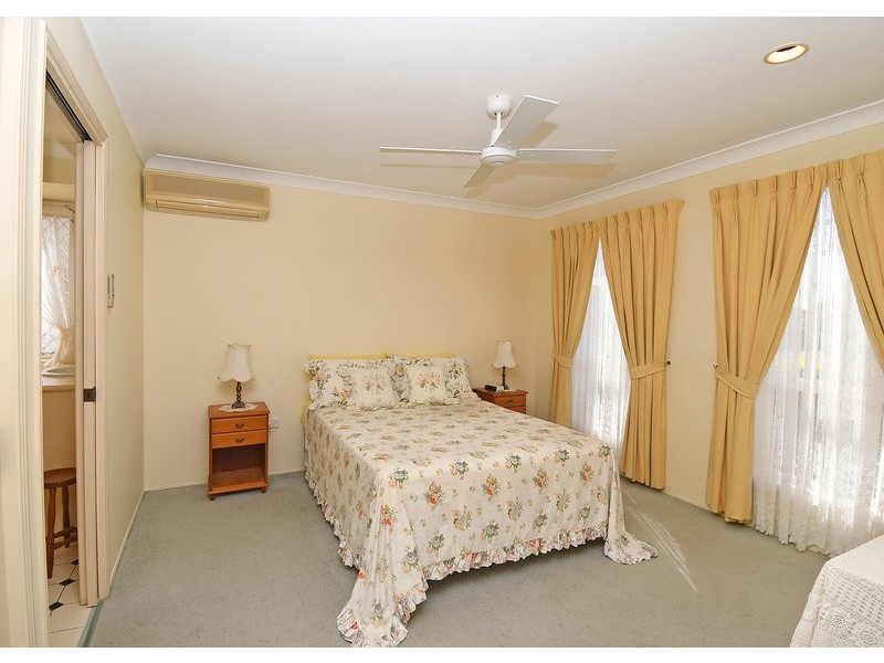 12 Wyuna Court, Urangan QLD 4655