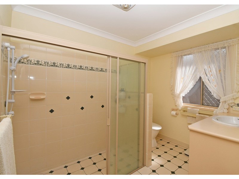 12 Wyuna Court, Urangan QLD 4655