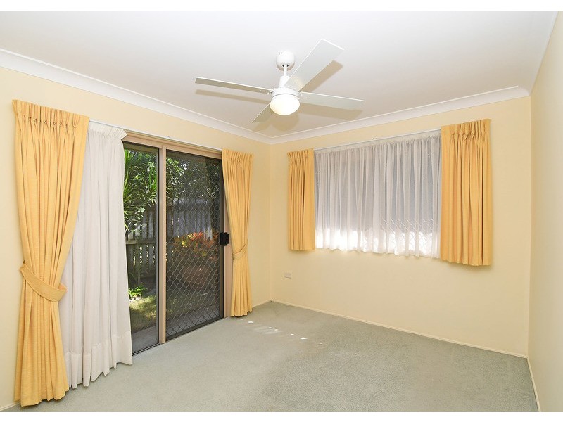 12 Wyuna Court, Urangan QLD 4655