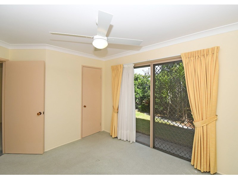 12 Wyuna Court, Urangan QLD 4655