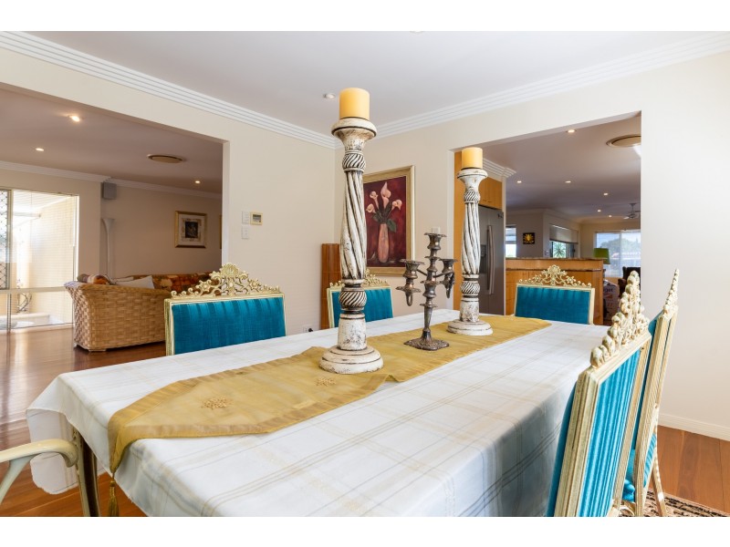 14 Welby Street, Broadbeach Waters QLD 4218