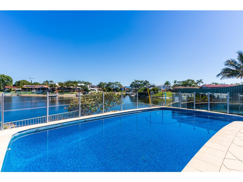 14 Welby Street, Broadbeach Waters QLD 4218