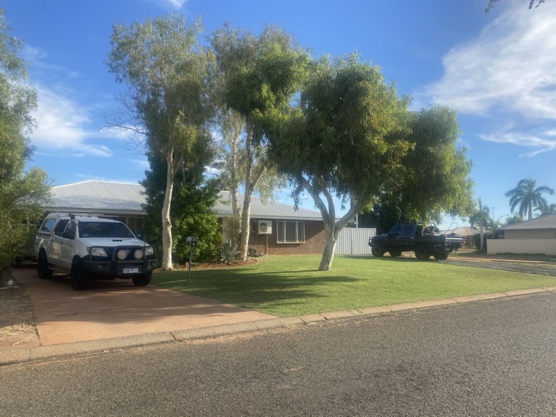 2 Pearse Place, Millars Well WA 6714