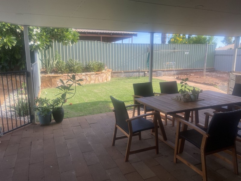 2 Pearse Place, Millars Well WA 6714