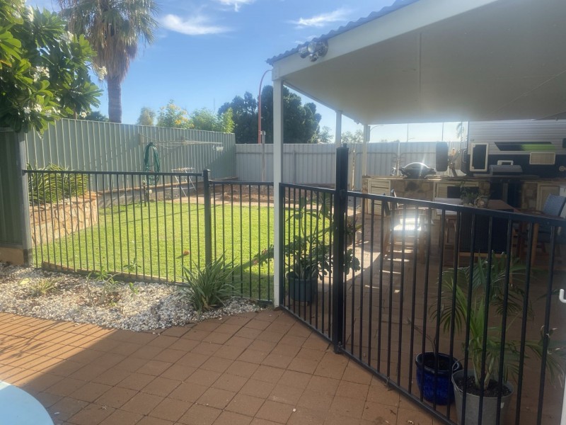 2 Pearse Place, Millars Well WA 6714