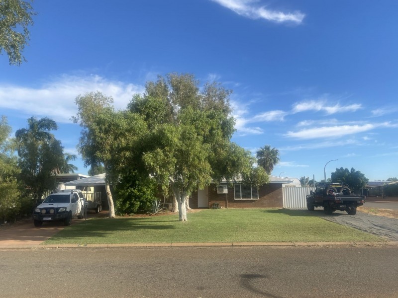 2 Pearse Place, Millars Well WA 6714