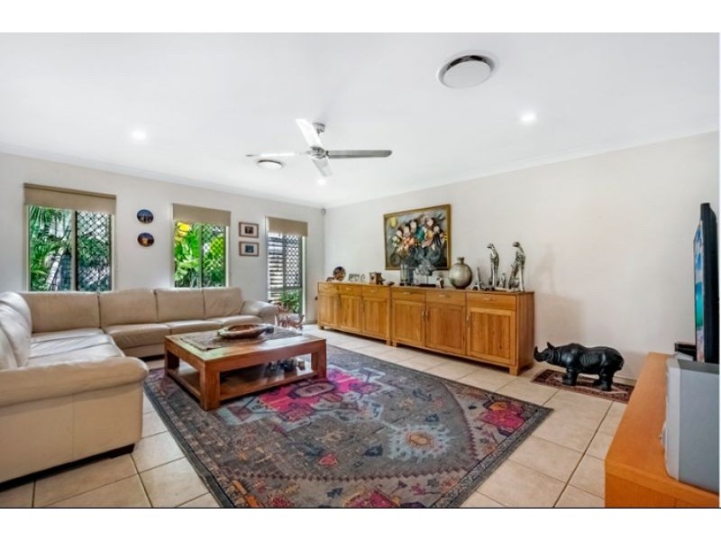 10 Whitewood Place, Molendinar QLD 4214