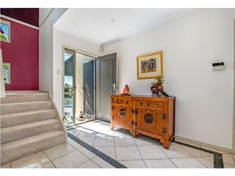 10 Whitewood Place, Molendinar QLD 4214