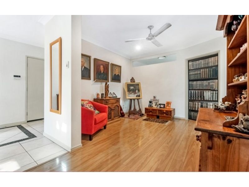 10 Whitewood Place, Molendinar QLD 4214