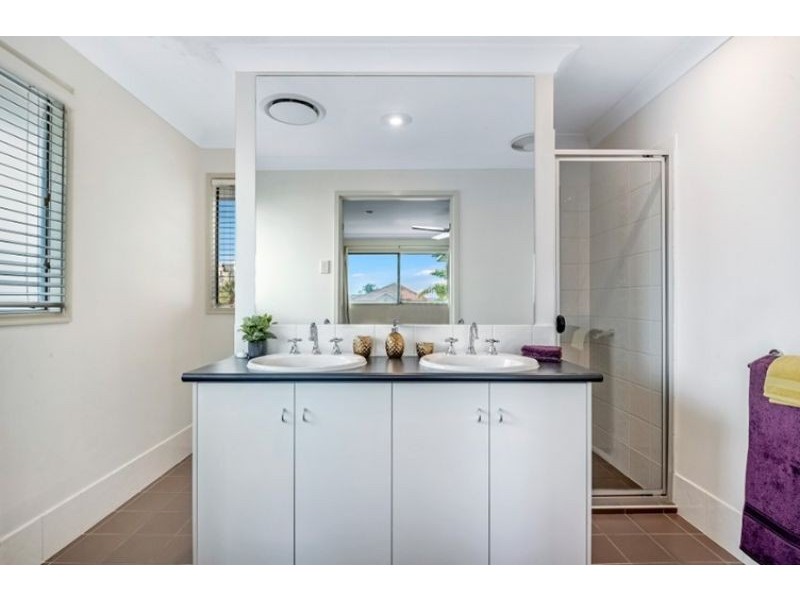 10 Whitewood Place, Molendinar QLD 4214