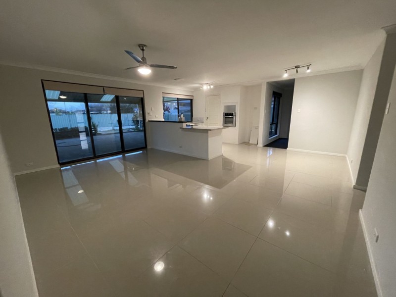 8 Cygnet Place, Forrestdale WA 6112