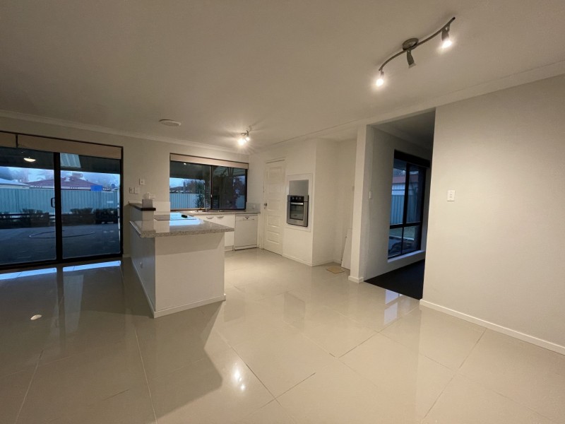 8 Cygnet Place, Forrestdale WA 6112