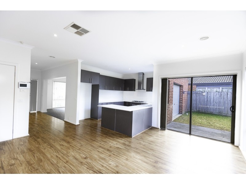 46 Hal Porter Terrace, Lynbrook VIC 3975