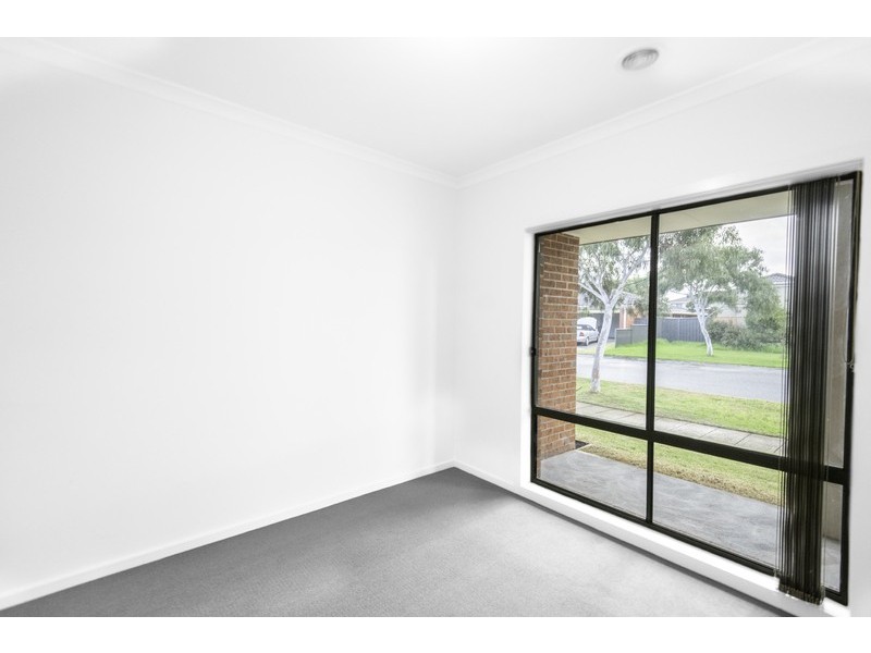 46 Hal Porter Terrace, Lynbrook VIC 3975