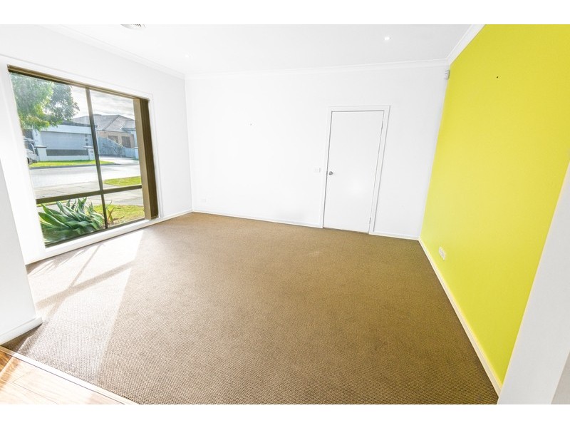 46 Hal Porter Terrace, Lynbrook VIC 3975