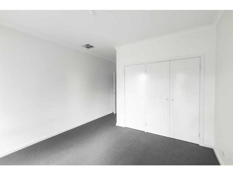 46 Hal Porter Terrace, Lynbrook VIC 3975