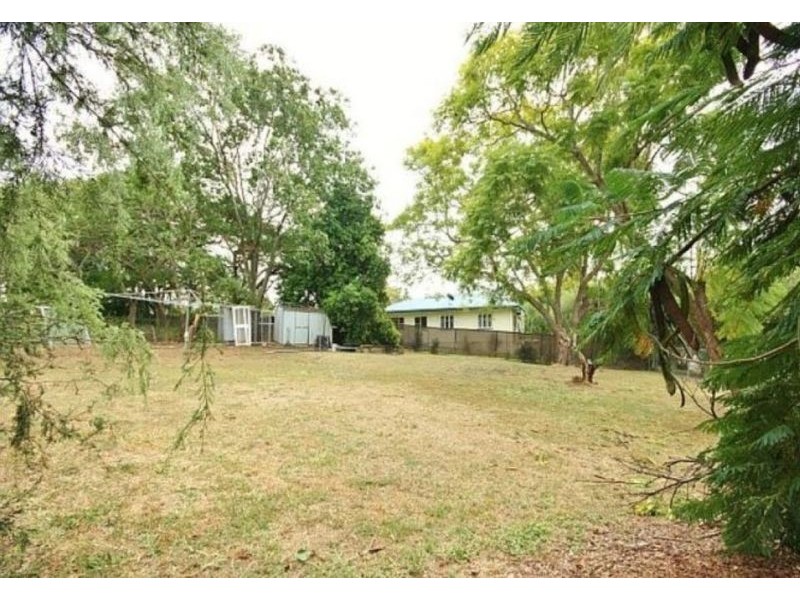 13 Eccles Street, Mareeba QLD 4880