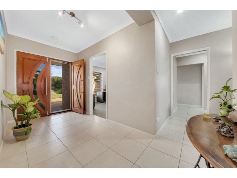 16 Wyara Close, Clinton QLD 4680