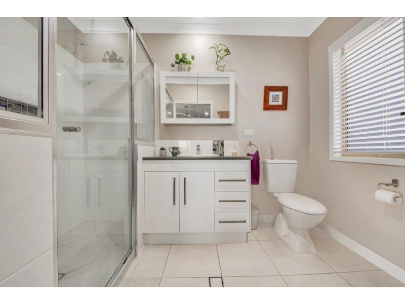16 Wyara Close, Clinton QLD 4680