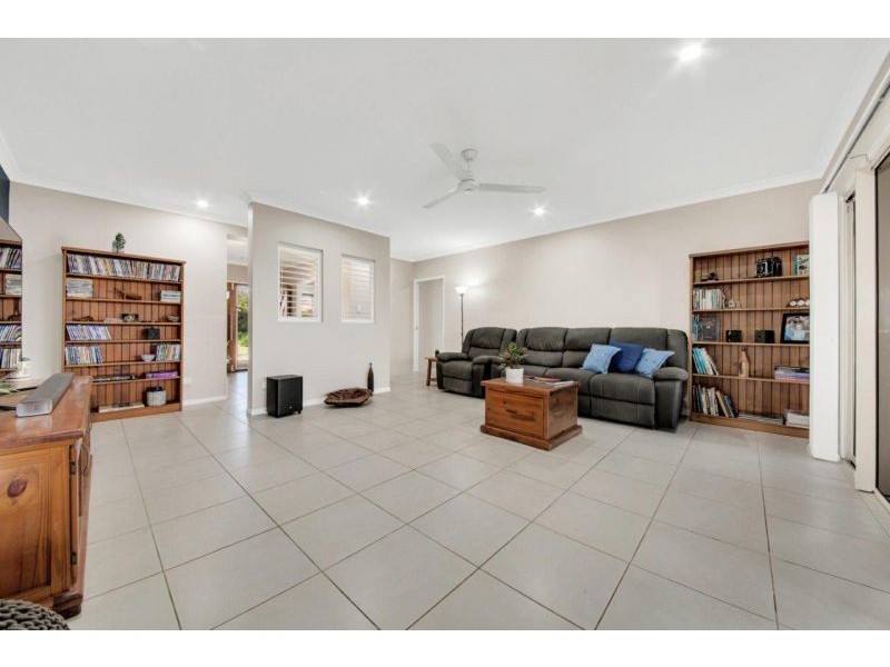 16 Wyara Close, Clinton QLD 4680