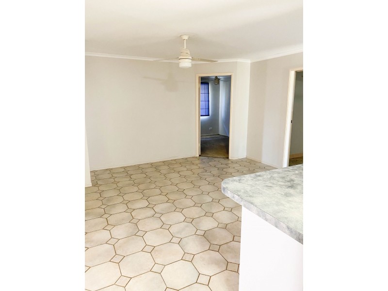 11 Amor Court, Yamanto QLD 4305