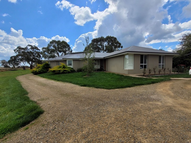 130 Canobolas Road, Orange NSW 2800