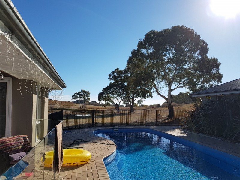 130 Canobolas Road, Orange NSW 2800