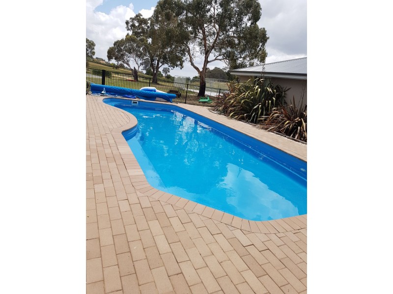 130 Canobolas Road, Orange NSW 2800